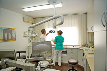 Zahnheilkunde mit Eigenlabor Zahnheilkunde mit Eigenlabor